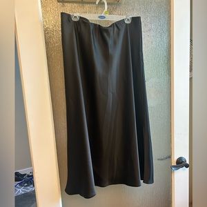 NWT New Look Black Midi Skirt